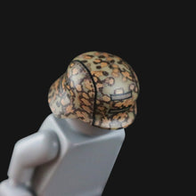 Lade das Bild in den Galerie-Viewer, WW2 Eichenlaub-Camo Stahlhelm