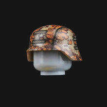 Lade das Bild in den Galerie-Viewer, WW2 Eichenlaub-Camo Stahlhelm
