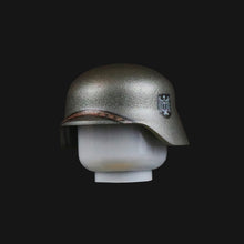 Lade das Bild in den Galerie-Viewer, WW2 Heer Stahlhelm + Kinnriemen
